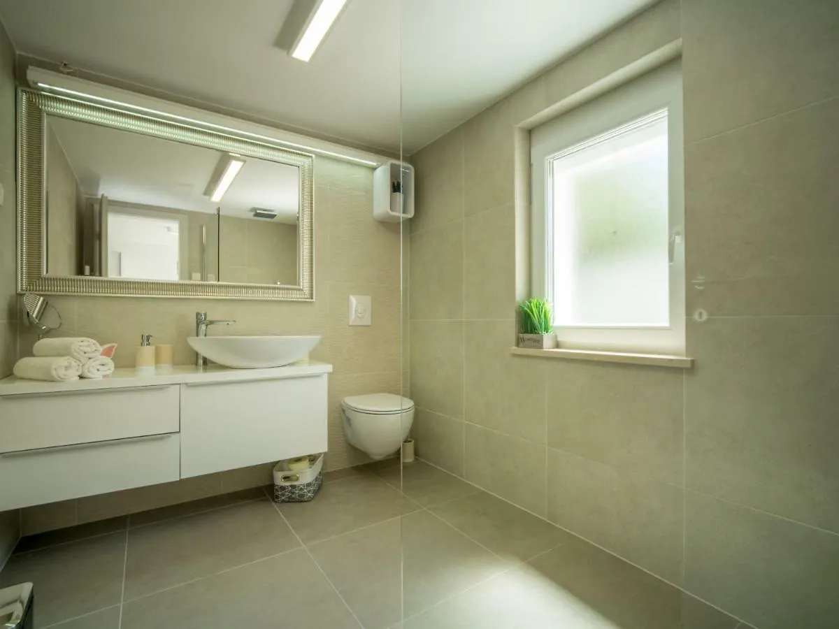 Holiday Home Ivana By Interhome Gostinjac