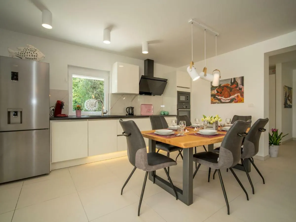 Holiday Home Ivana By Interhome Gostinjac