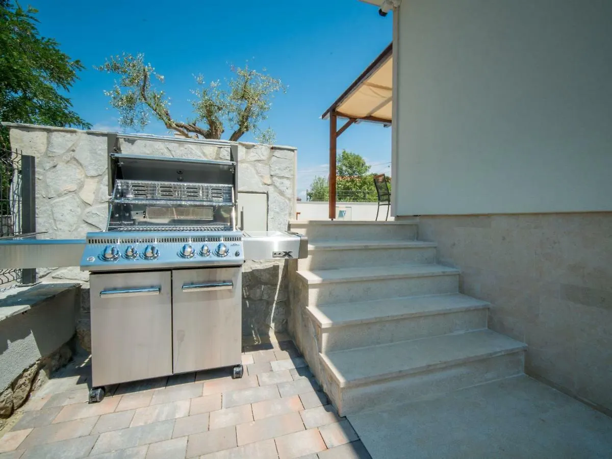 Holiday Home Ivana By Interhome Gostinjac